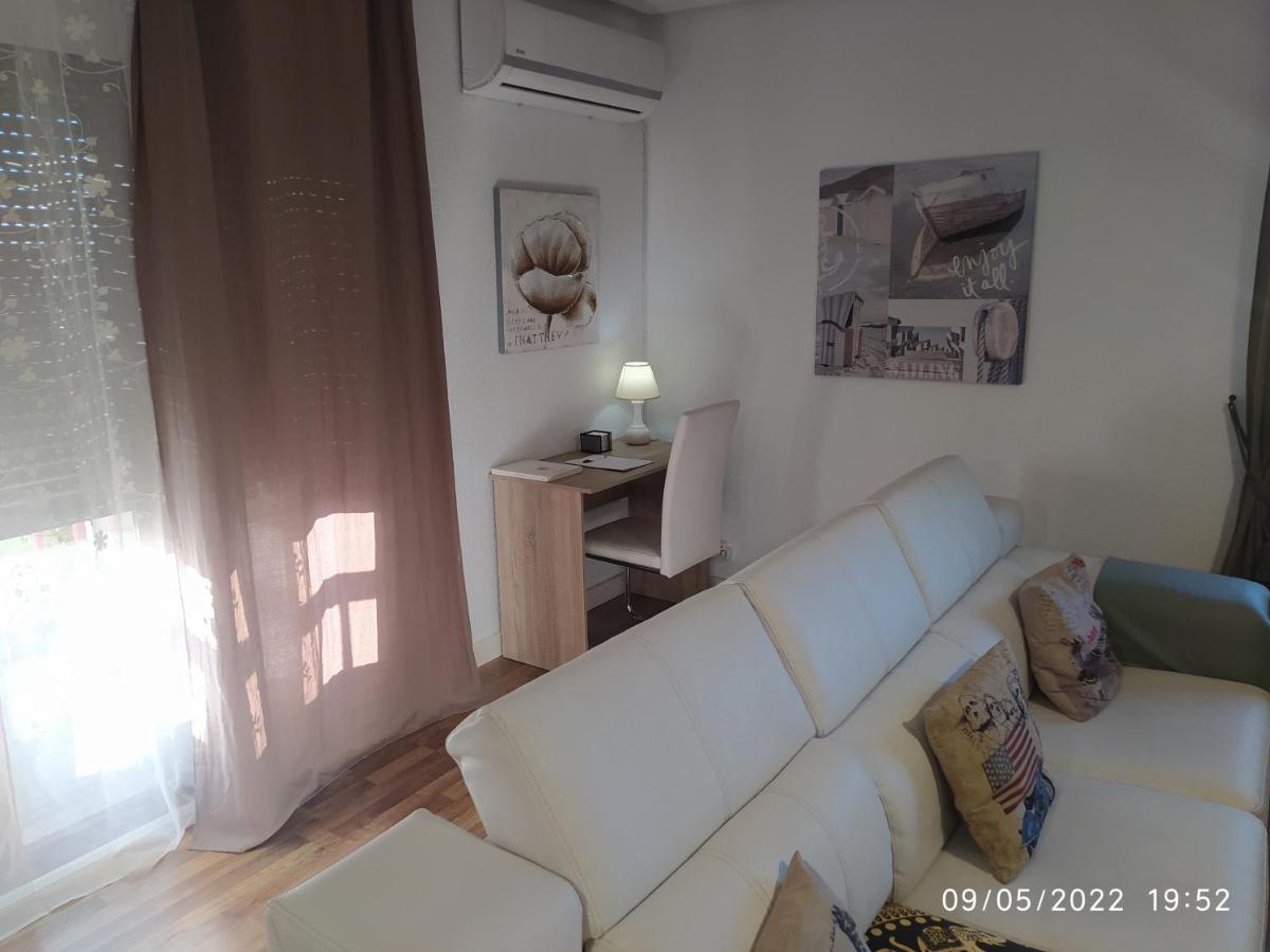 Piso Navas Apartment Navas de San Antonio Екстериор снимка